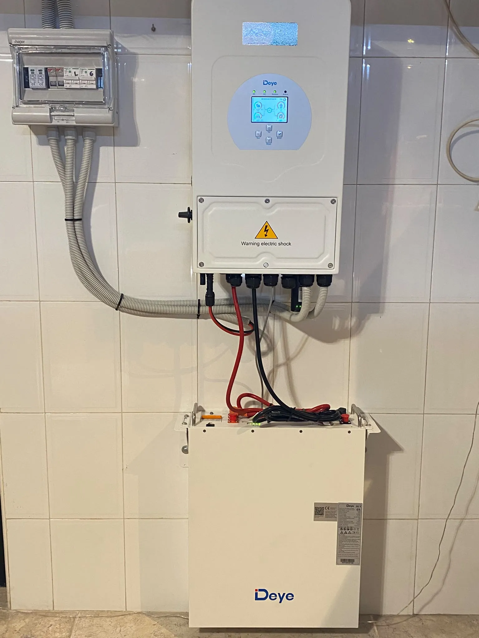 Batería de la instalación solar en Cartagena
