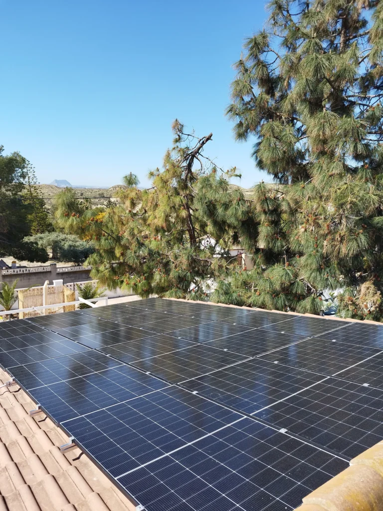 Instalación de placas solares en Busot