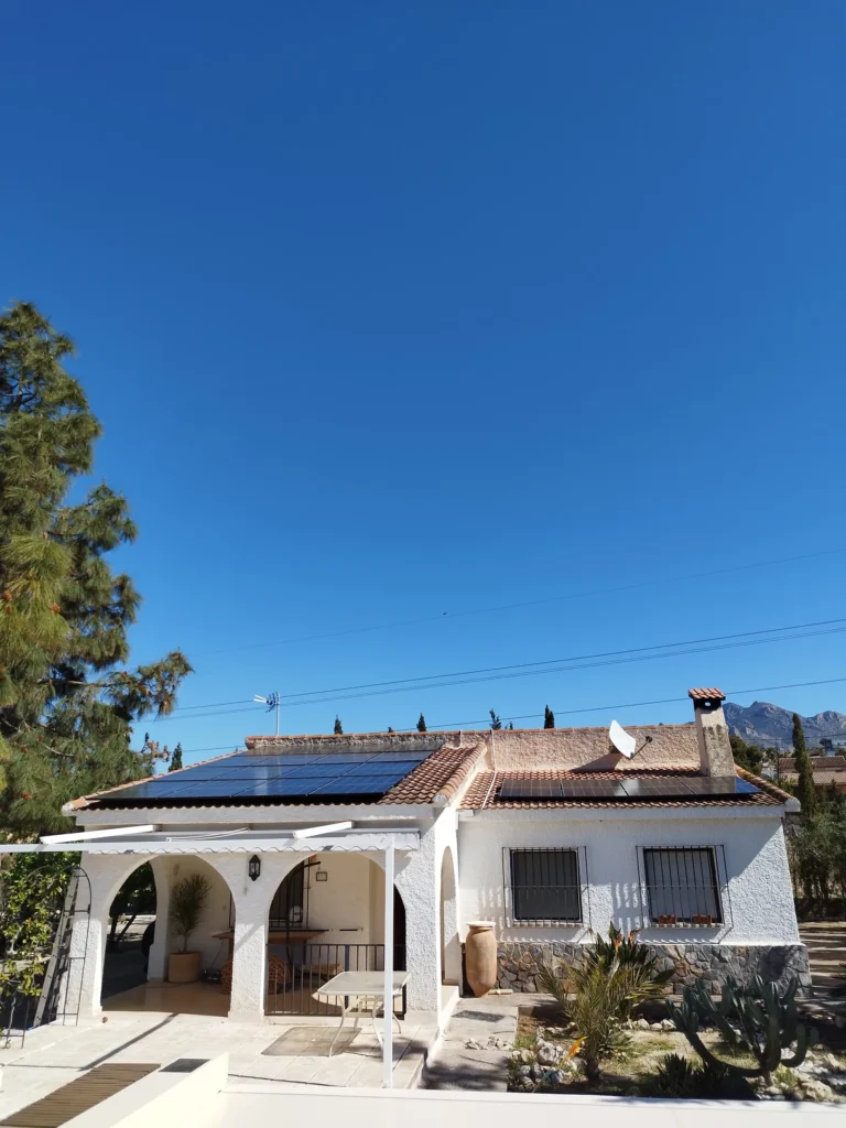 Instalación de placas solares en Busot