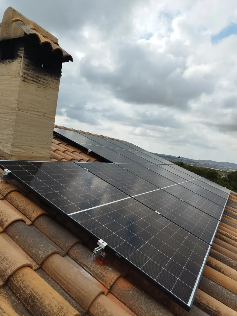 Instalación de placas solares en Novelda